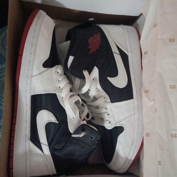 Jordan 1s - Picture 4 of 5